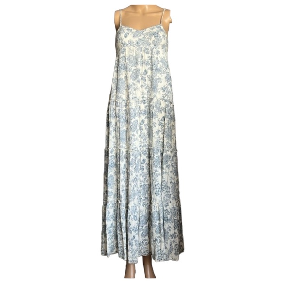 American Eagle Outfitters Dresses & Skirts - AMERICAN EAGLE White & Blue Floral Tiered Dress Size XS